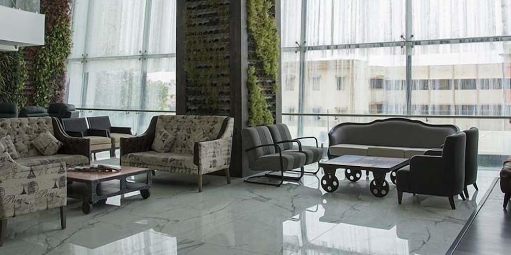 Фото Regenta Central Hotel & Convention Nagpur