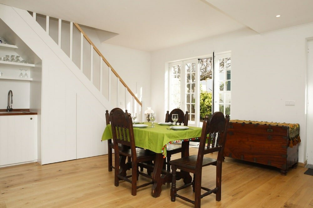 Фото Cushy Apartment with garden in Estoril