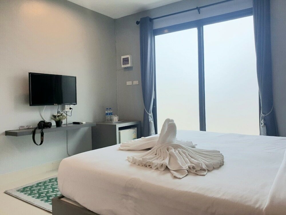 Фото Bhundaree Richy