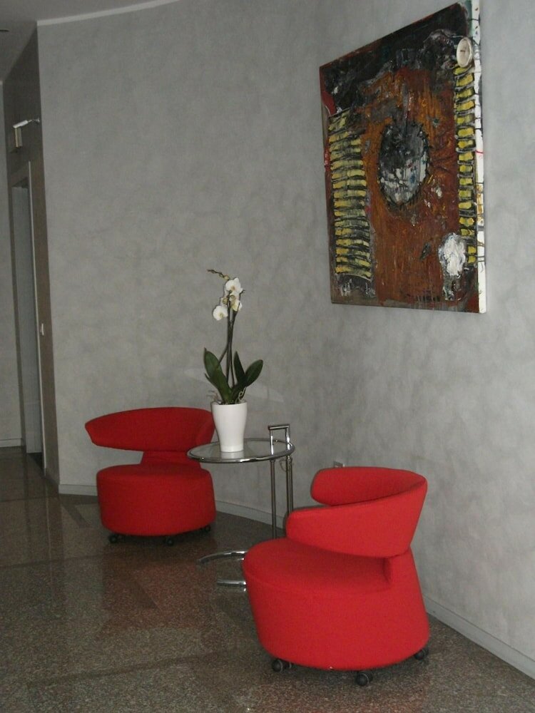 Фото Vista Hotel & Residence