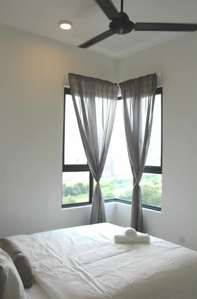 Фото Raffles Suites Homestay