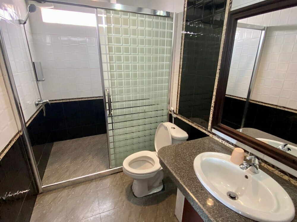 Фото Anoulackkhenlao Hotel