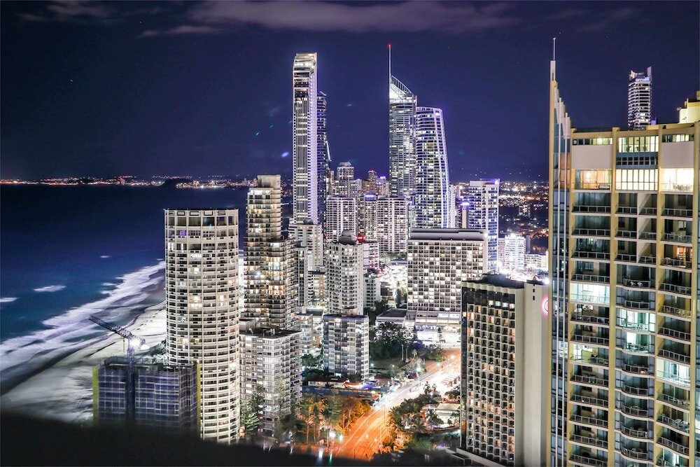 Фото Serain Residences On Surfers Private Apartments