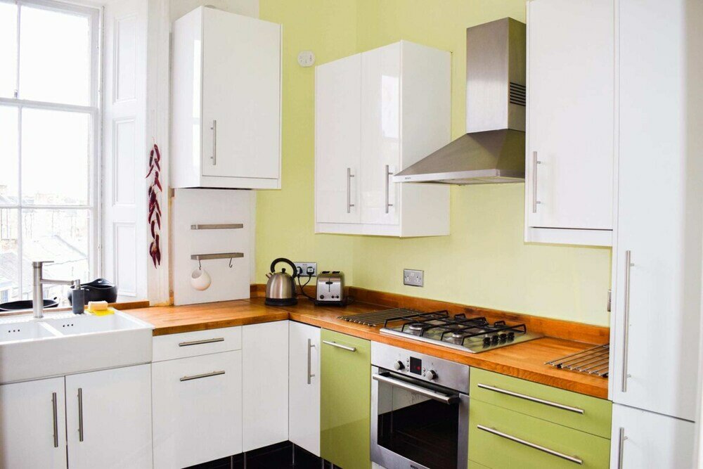 Фото Stylish Four Bedroom Stockbridge Home