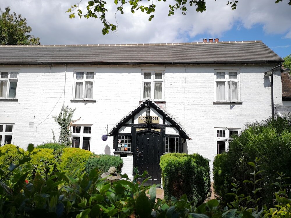 Фото The Tudor Hotel
