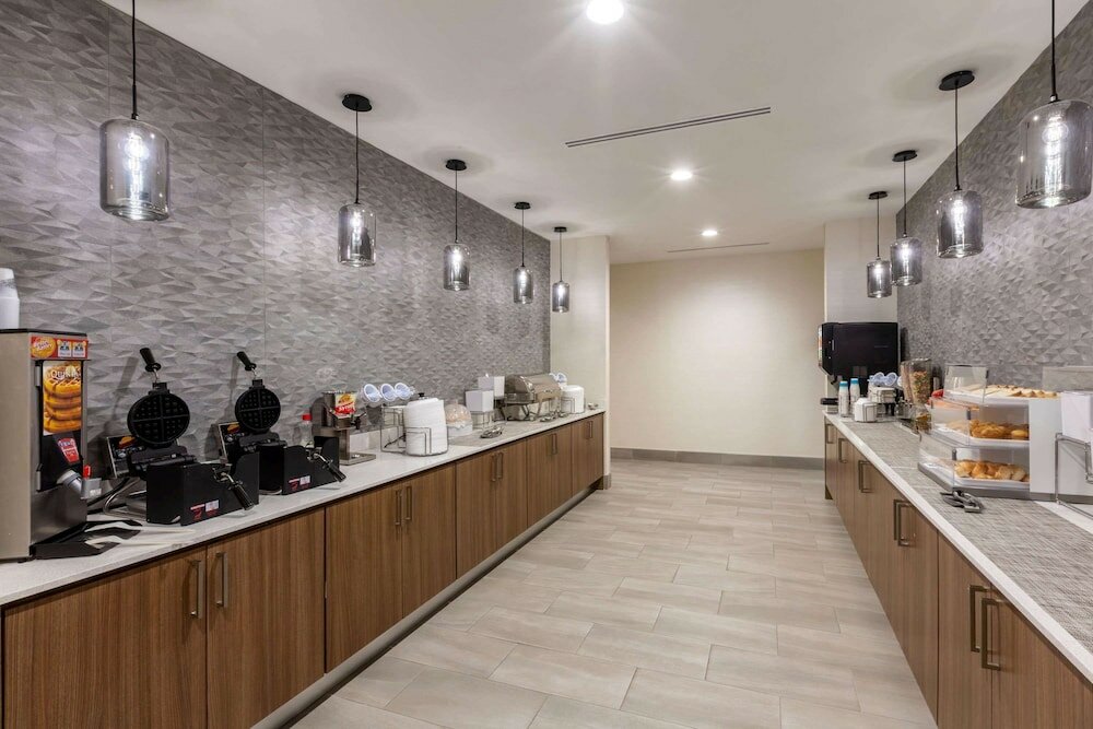 Фото La Quinta Inn & Suites by Wyndham Lafayette Oil Center