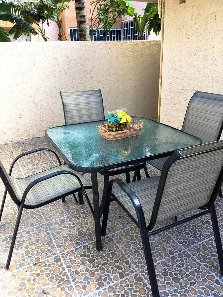 Фото Pok-Ta-Pok Guest House