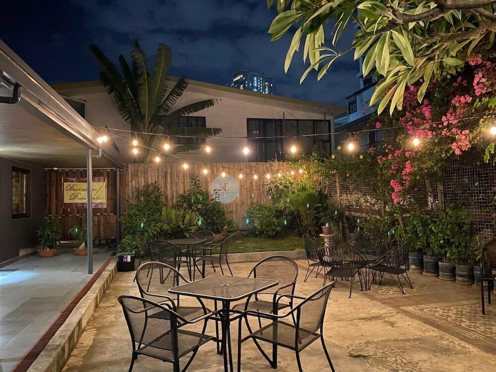 Hotel The Hub District Garden Suites, Earth, photo