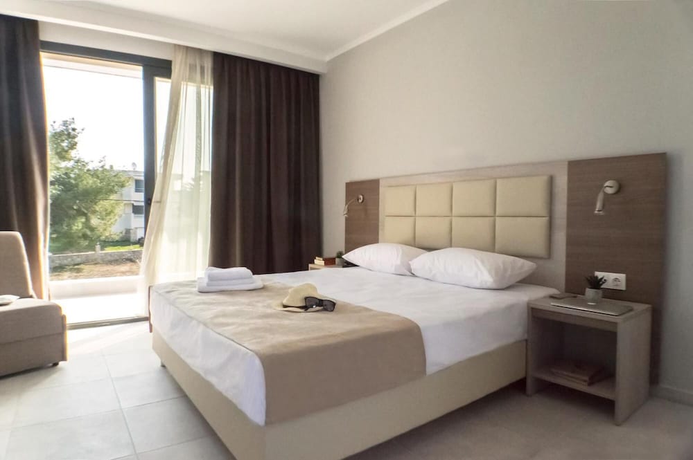 Фото Perla Hotel Halkidiki