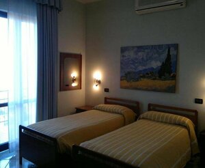 Hotel La Rotonda (Abruzzo, Pescara, Via Amerigo Vespucci, 2), hotel