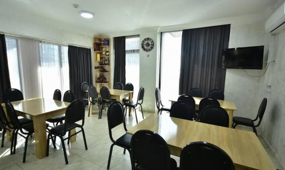 Фото Отель Batumi Inn