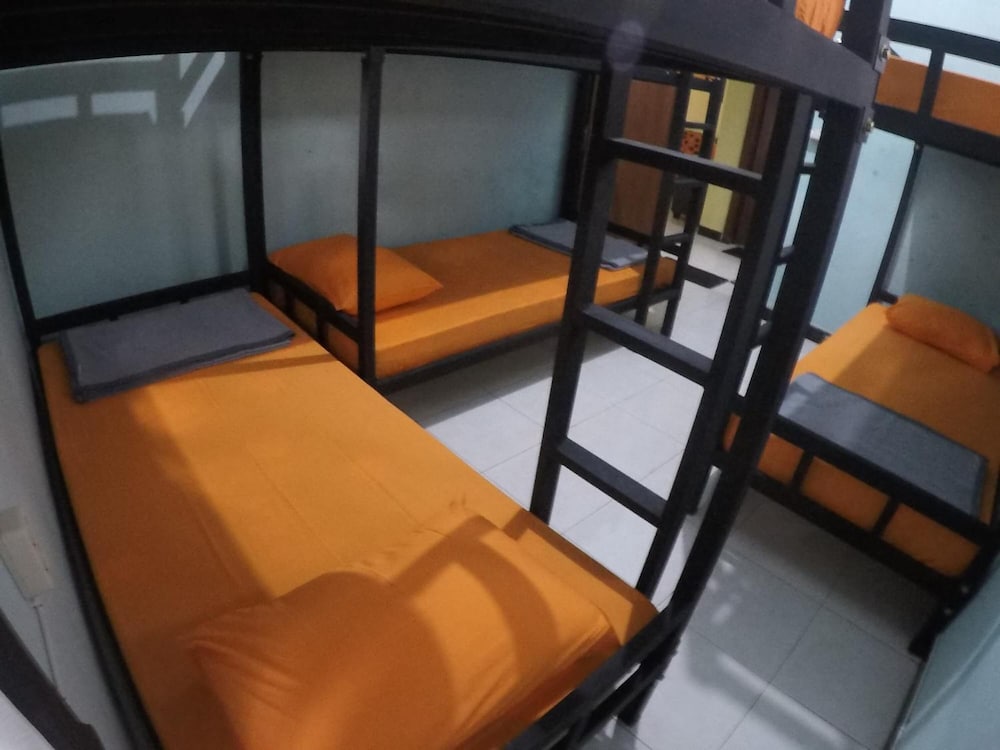 Фото Dhika Adventure - Hostel