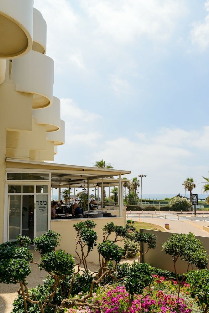 Фото 3br Apt Steps from Sea W Parking