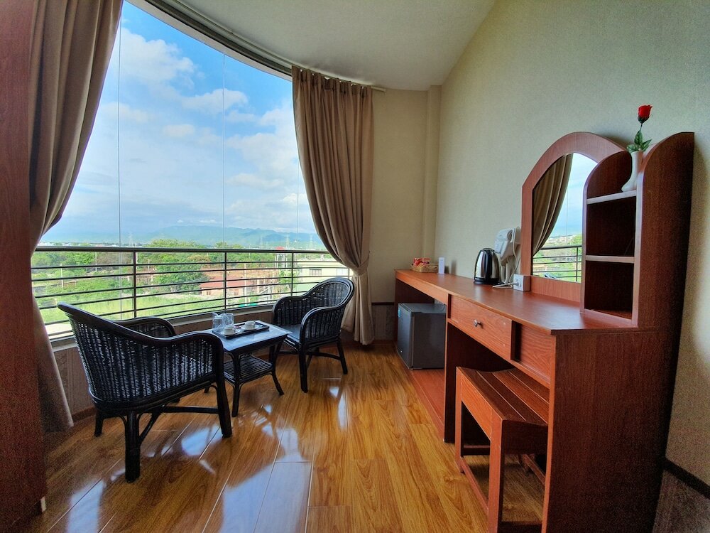 Фото Shwe Pe Ti Hotel