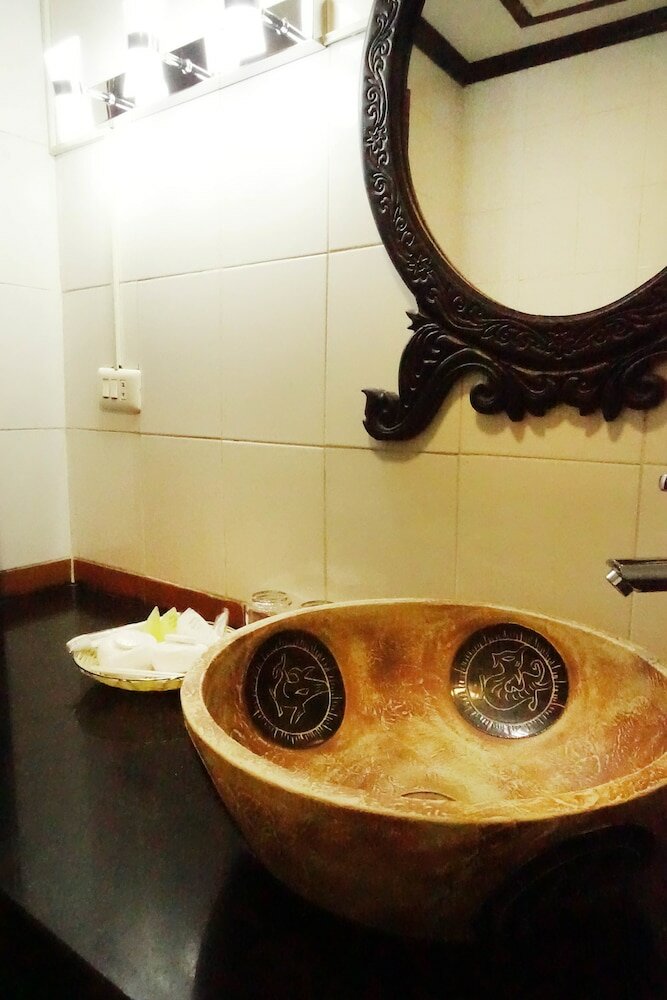 Фото Merry Riverside Hotel