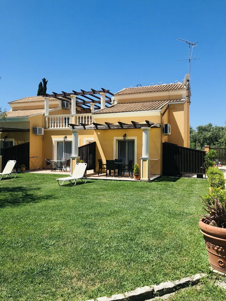 Фото L'Eremo Luxury Apartments