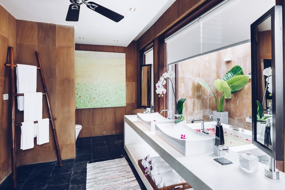 Фото 5 Bedroom Beach Front Villa Lotus