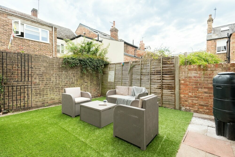 Hotel The Century Chalet - Contemporary 2bdr Townhouse With Parking, Oxford, photo