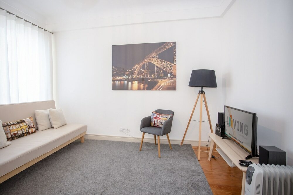 Фото Liiiving in Porto Light Spacious Apartment
