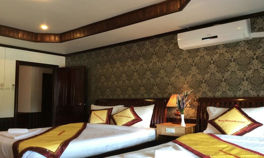 Фото Merry Riverside Hotel