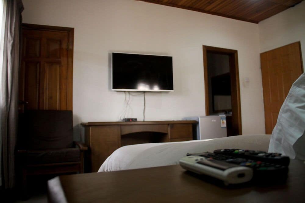 Фото Ponderosa Travel Lodge