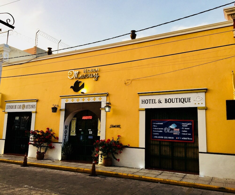 Фото отеля 1