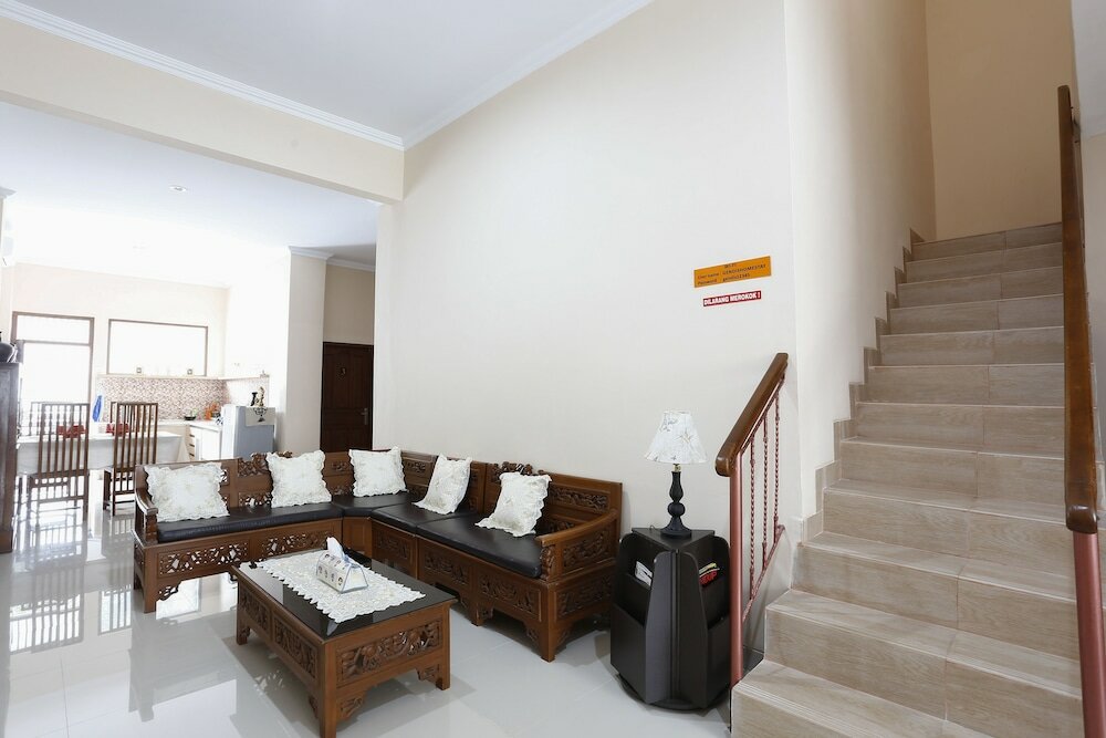 Фото RedDoorz @ Condong Catur 3