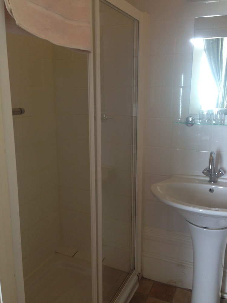 Фото The Glastonbury Hotel