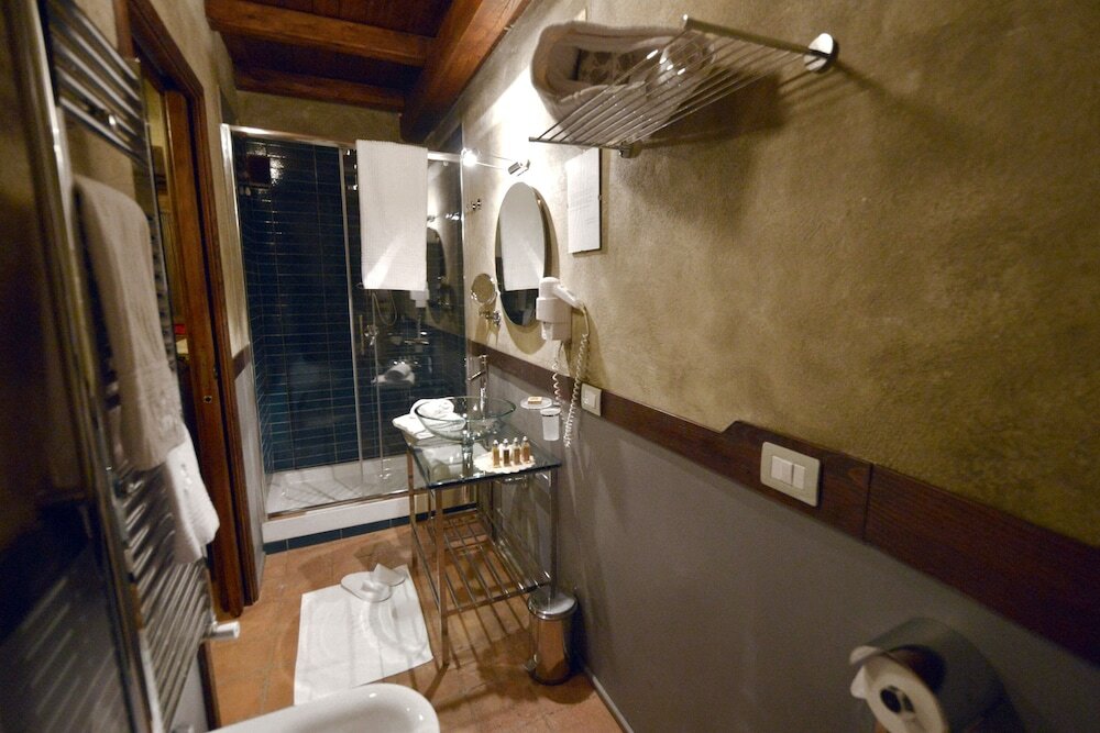 Фото Robur Marsorum Albergo Diffuso