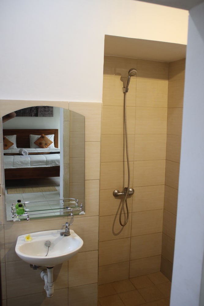 Фото Ubud Room's B&b