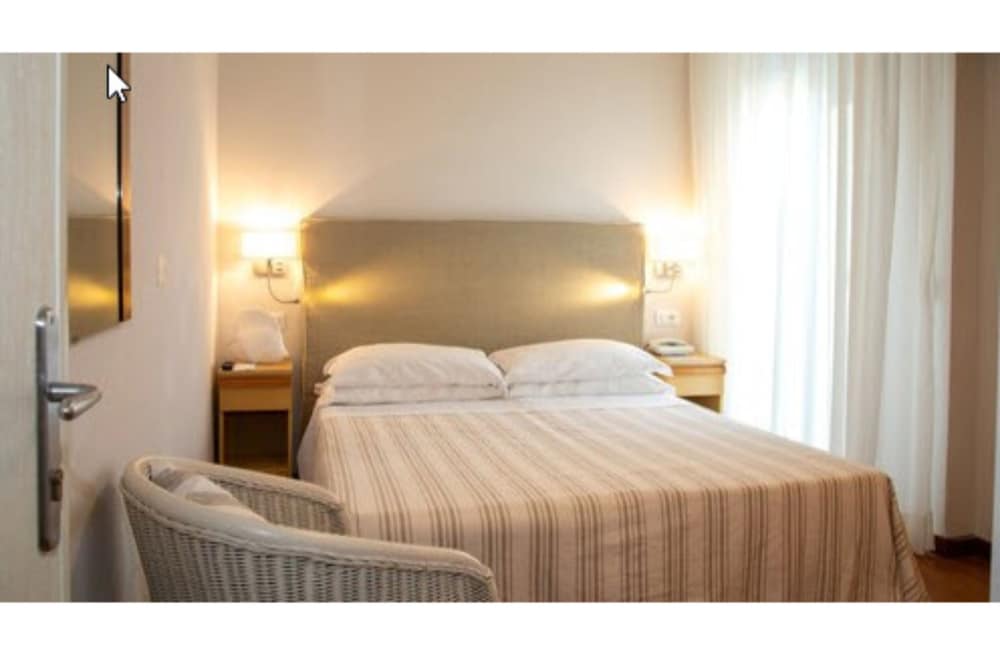 Фото Hotel Plaza Esplanade