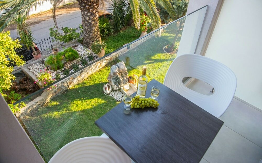 Фото Apollo Apartments