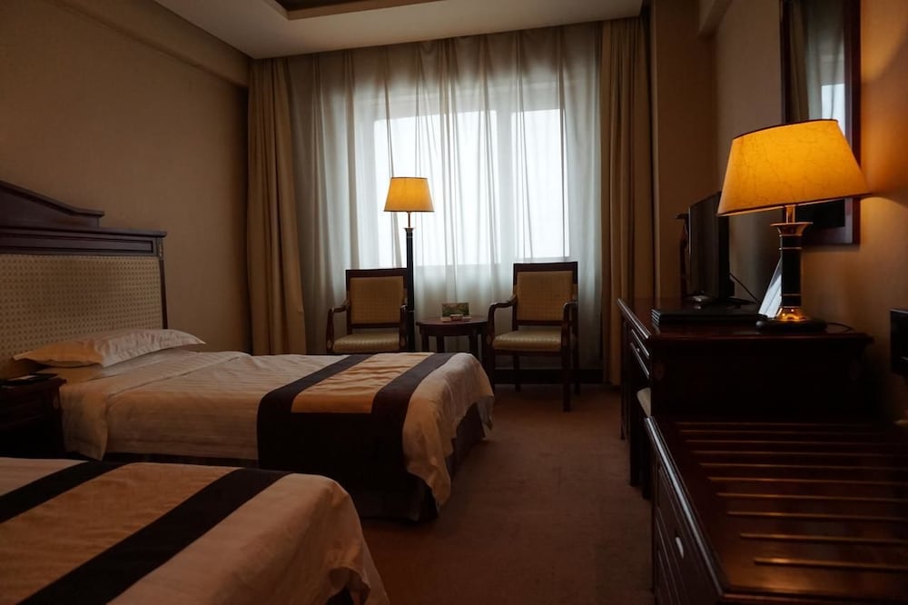 Фото Harbin Kunlun Hotel (Railway Station Museum)