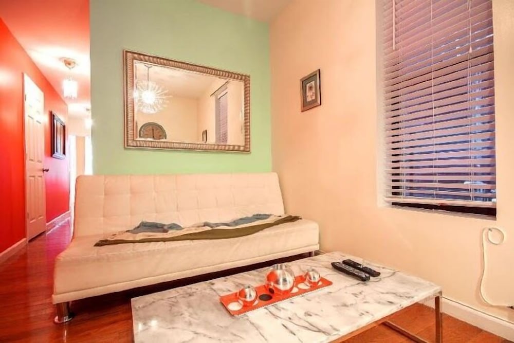 Фото Washington Heights Apartments