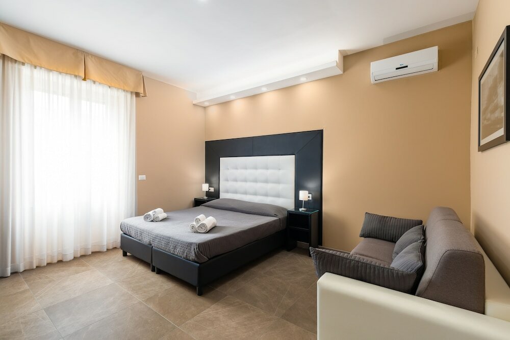 Фото Bh Napoli Railway