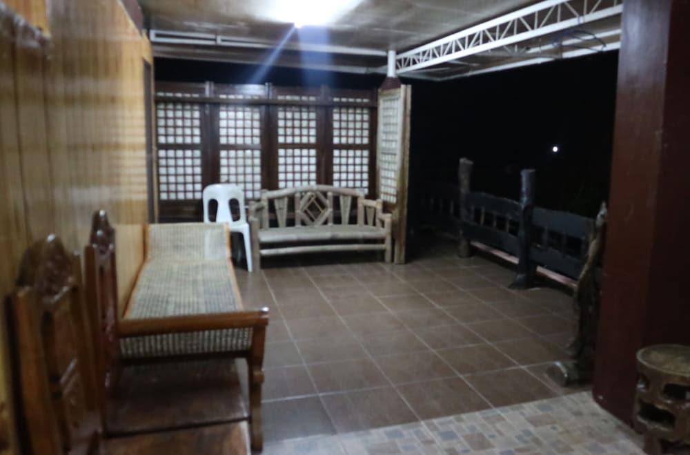 Фото Hundred Isles' Room Rentals and Transient House