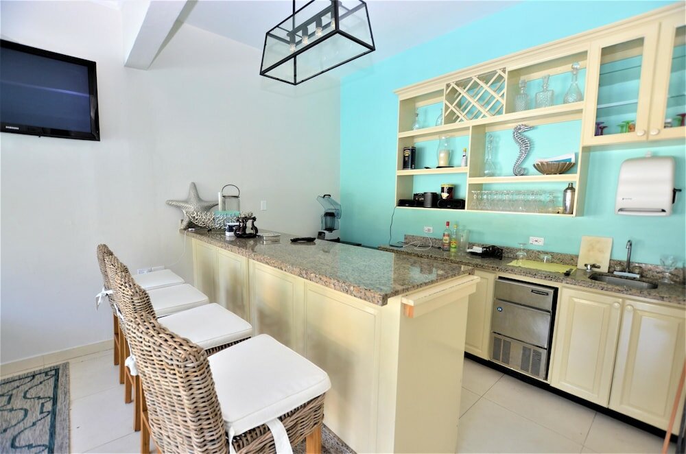 Фото Summerhill, 8br by Jamaican Treasures