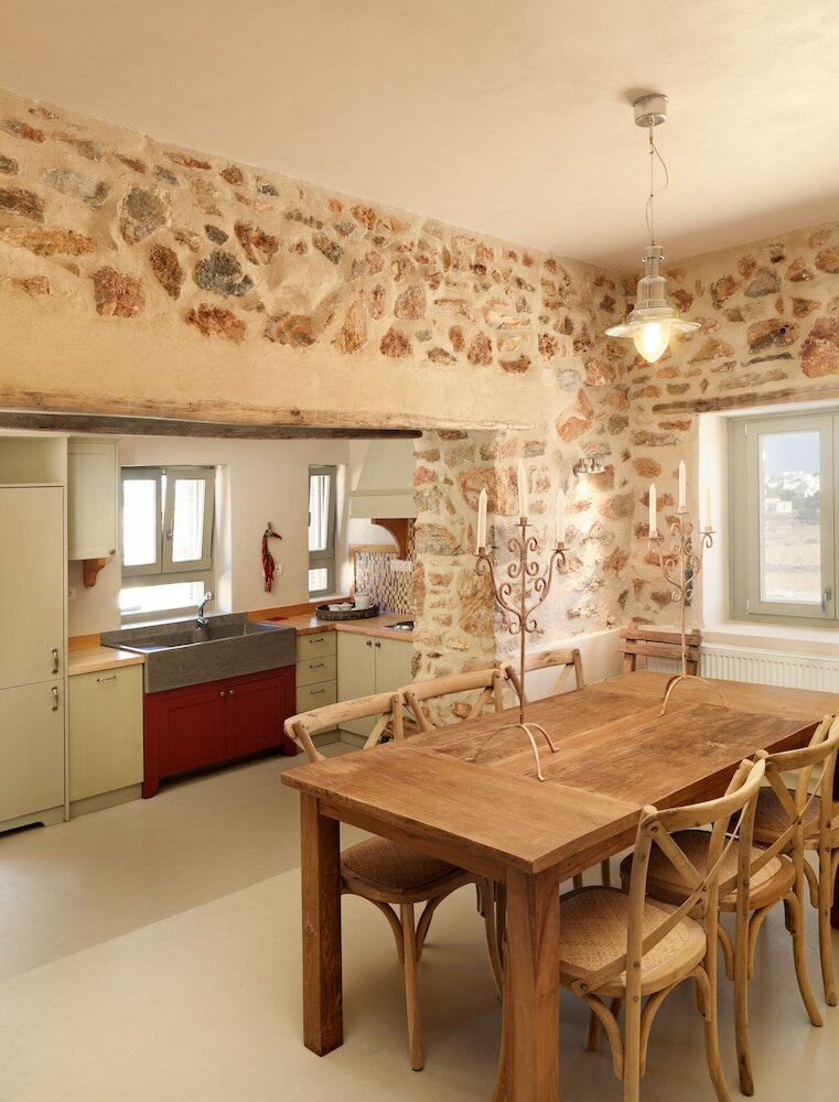 Фото Themonies Luxury Suites