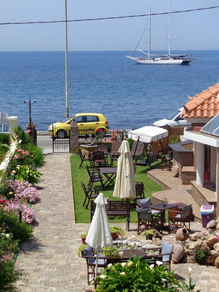 Фото Niki Studios Sea-Front