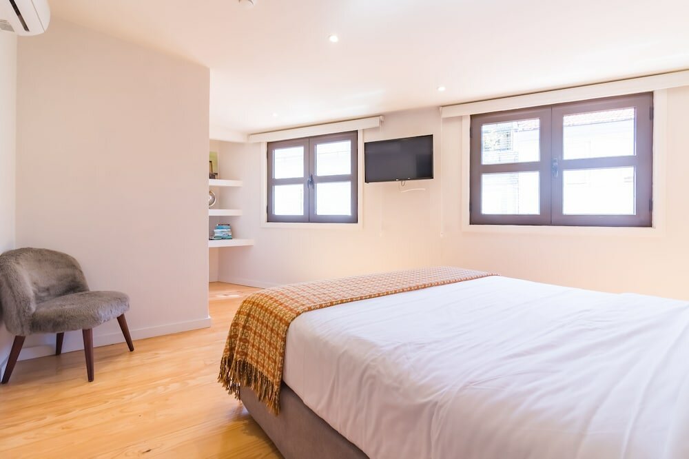 Фото Oporto Near Apartments