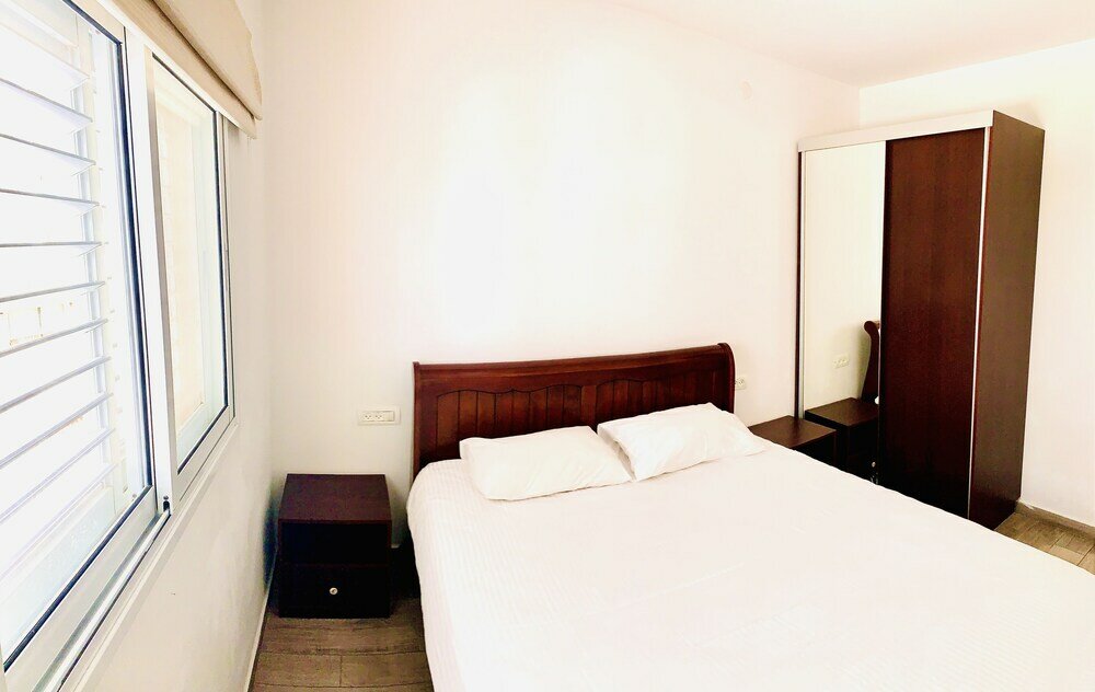 Фото Royal Lea Apartments