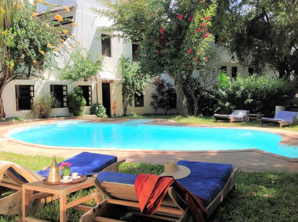 Фото Kijani Hotel