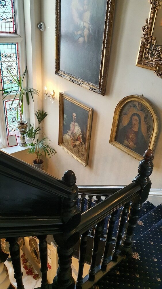 Фото The Gothic Mansion