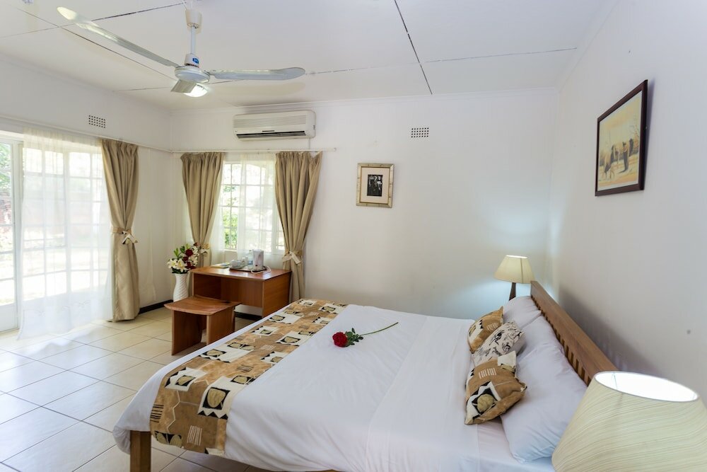 Фото Adlib Executive Lodge