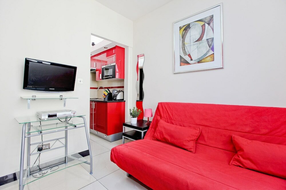 Фото Baker Street Suites