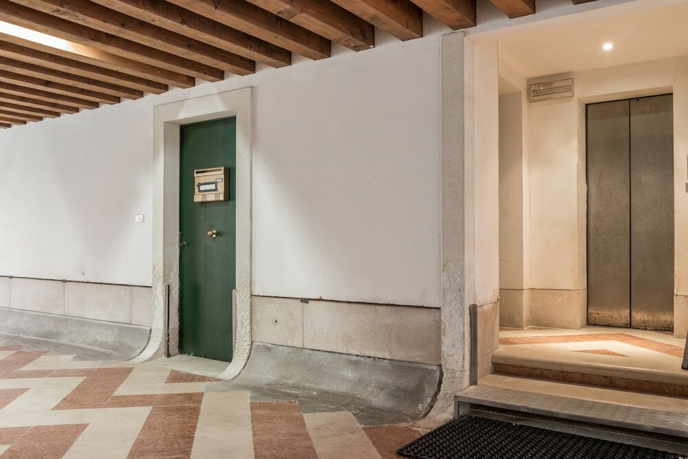 Фото Fenice Backstage over Canal