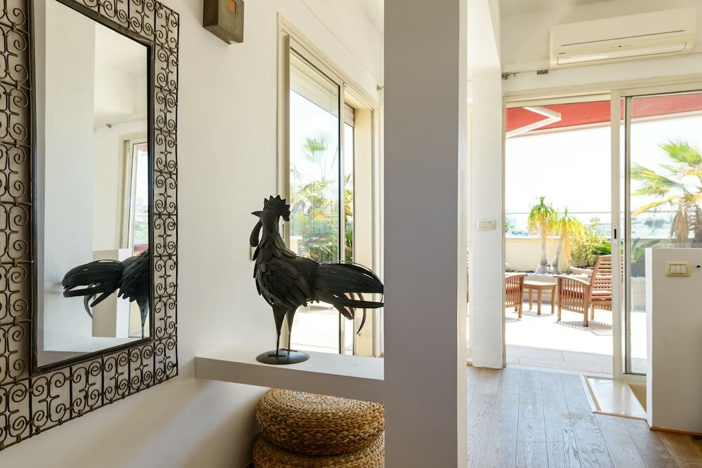 Фото Апартаменты Elegant 2br with Veranda by FeelHome