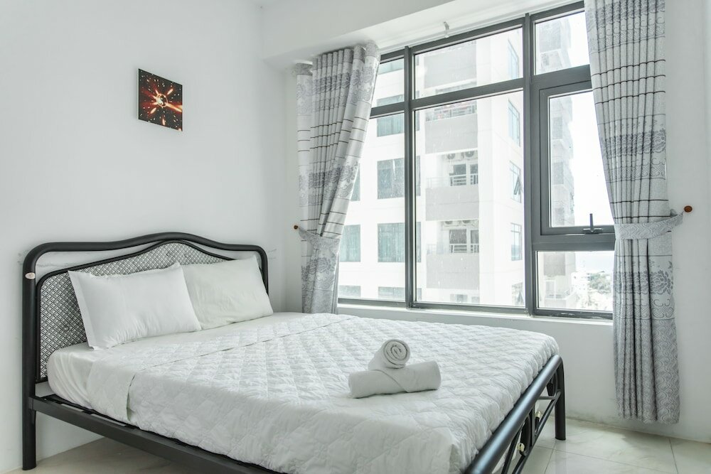 Фото Beach Front Oceanous Apartment