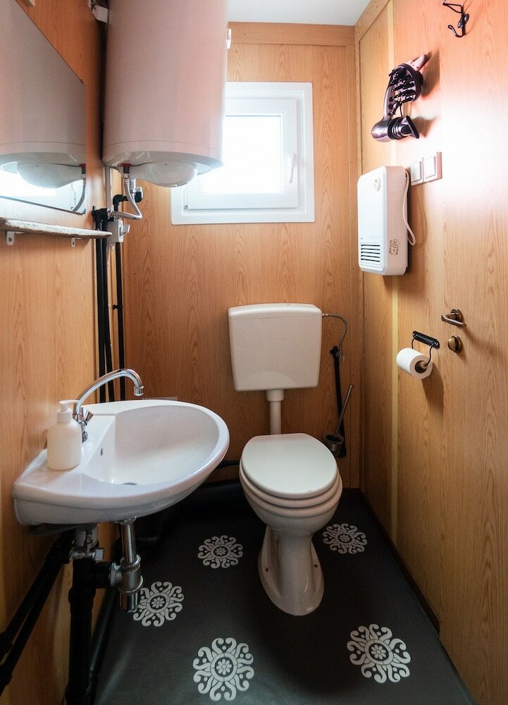 Фото Ytra Lón Farm Lodge