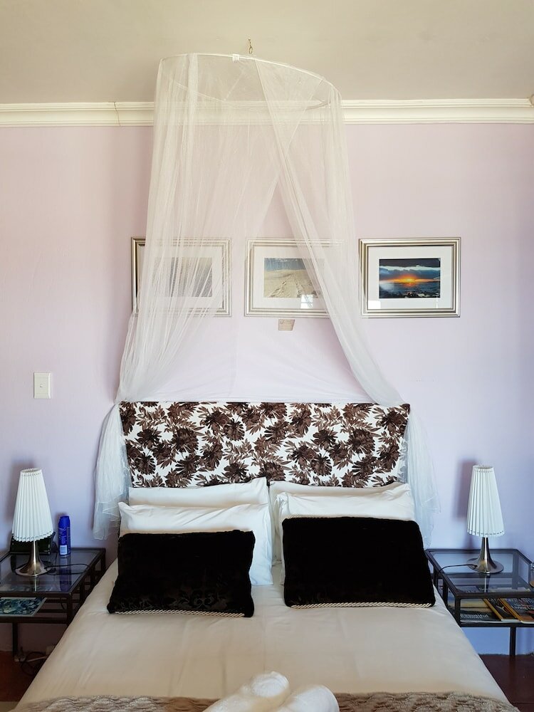 Фото Walkerbay Accommodation